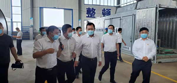 朝陽(yáng)市委副書(shū)記、市長(zhǎng)謝衛(wèi)東蒞臨一諾環(huán)保產(chǎn)業(yè)園考察并指導(dǎo)工作